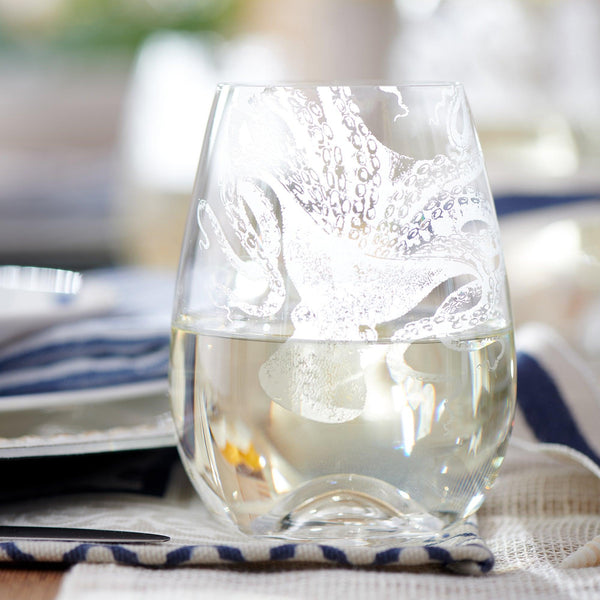 Lucy_Stemless_ECU_WeddingBrunc