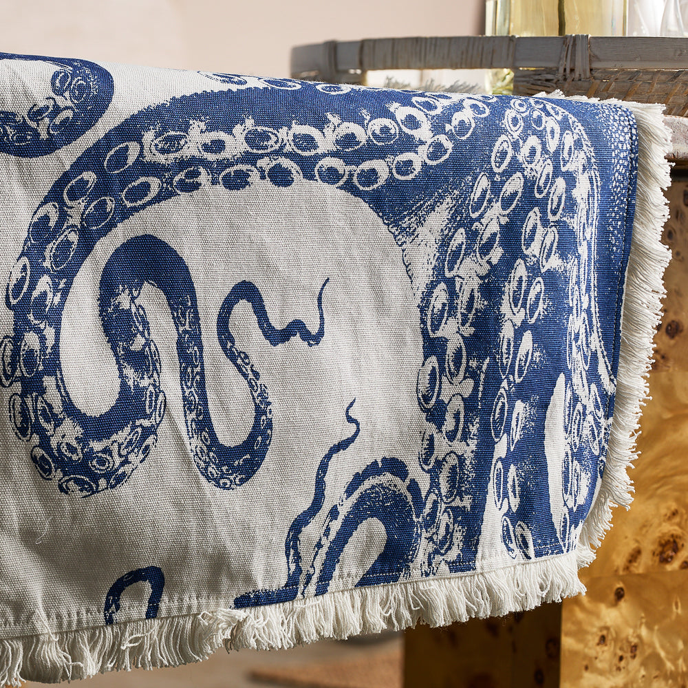 Lucy Table Runner image 8
